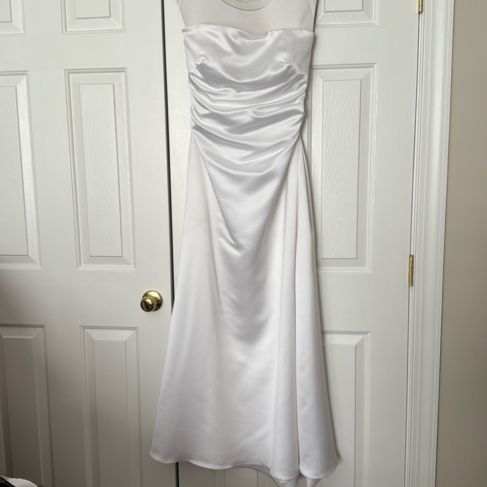Vera Wang Size 6 wedding dress